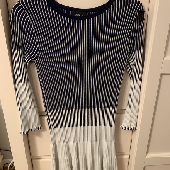 Dress - Picture 3 of 4